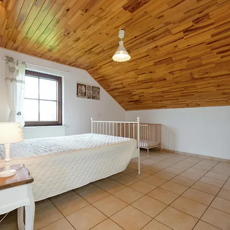 Villa Magnificent In With Sauna Roofed, Cleaning Included Brisy