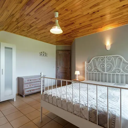 Magnificent In With Sauna Roofed, Cleaning Included * Brisy